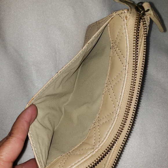 NWT Arden B Tan Quilted Wristlet Wallet - Picture 4 of 7